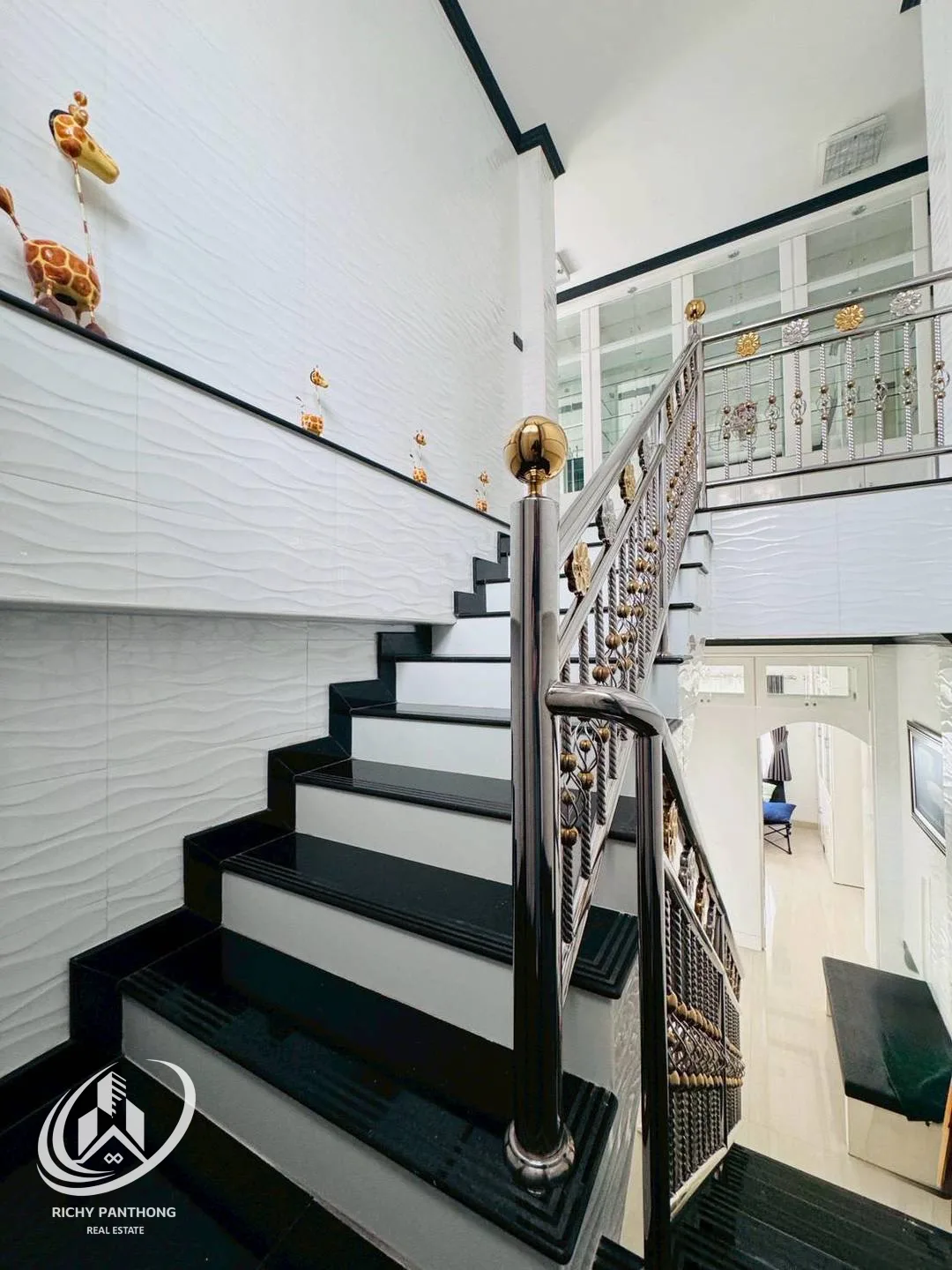 ขาย / ให้เช่า บ้านเดี่ยว 2 ชั้น โครงการหมู่บ้านแกรนด์เซ็นทรัล 4 อ.บ้านบึง จ.ชลบุรี - 9