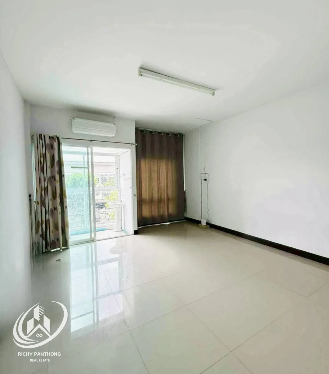 ขายอาคารพาณิชย์ 3 ชั้น (1 คูหา) โครงการพรีมิโอ เลคฮิลล์ ต.บ้านบึง อ.บ้านบึง จ.ชลบุรี - 12